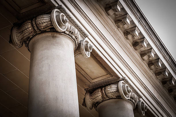 Photo (generic) of a courthouse
